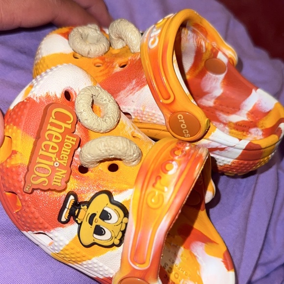 Cheerio Cereal Crocs Size 5c 💛🧡 - Picture 2 of 3